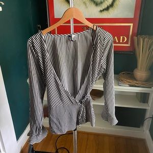 Divided wrap top
